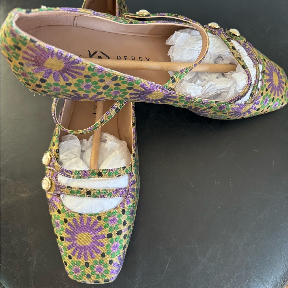 Katy Perry fun flats!